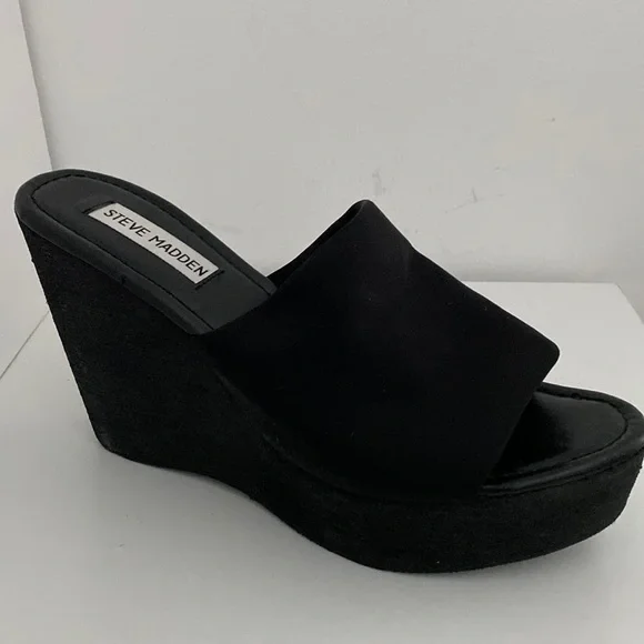 Steve madden black wedges 9s best sale
